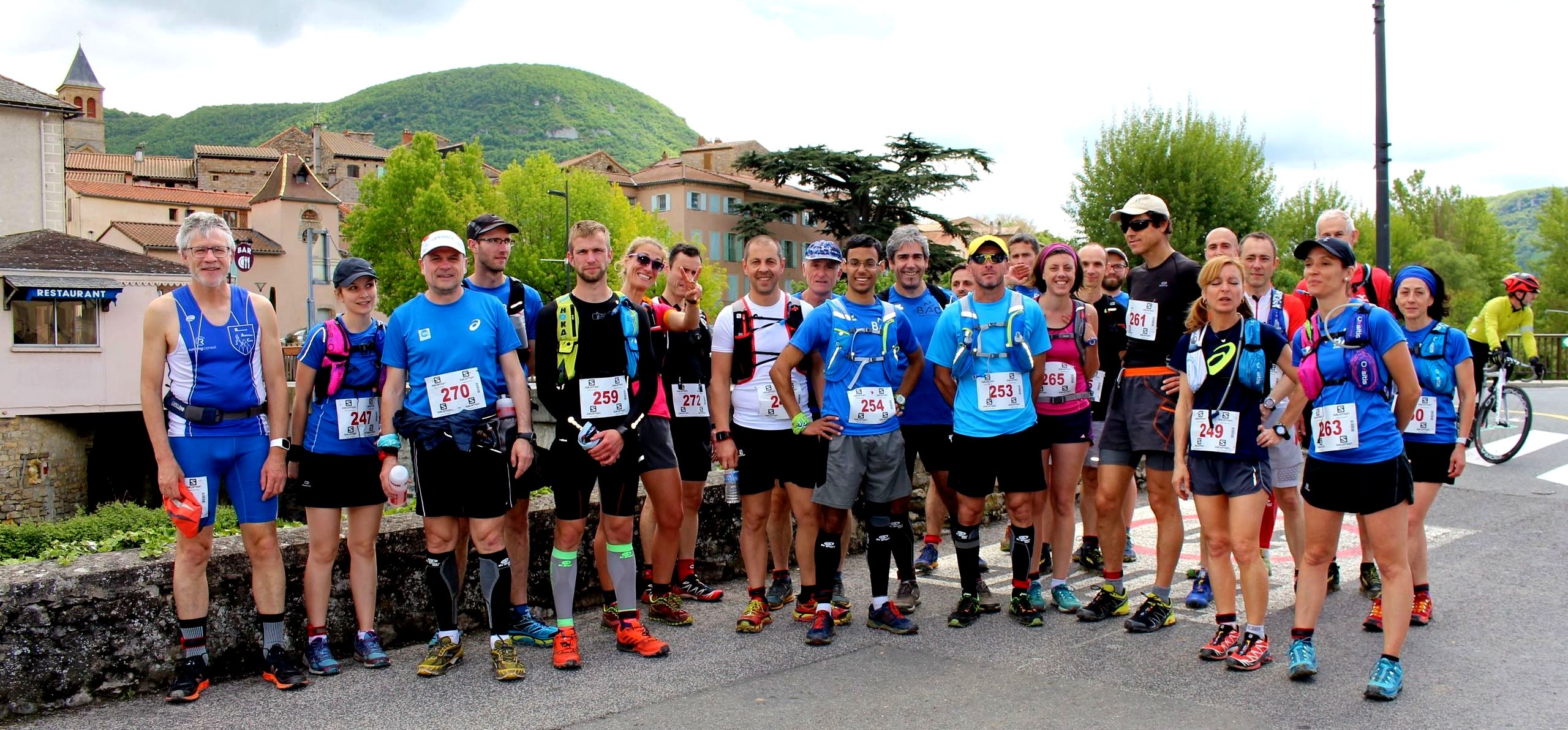 Les concurrents de Verti-Eiffage (28 km)et de Luz'en Trail (12 km) se préparent