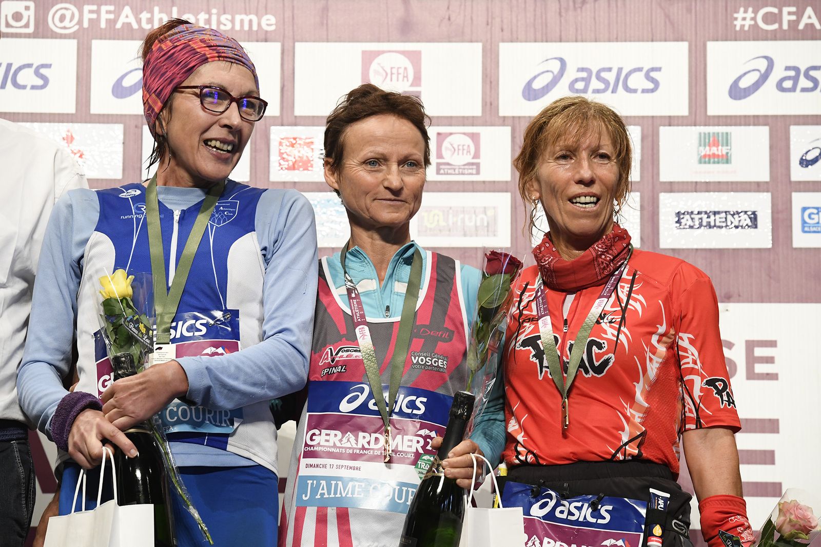 Podium V2 Femmes - 1sère Paola Grenot, 2ème Martine Baradel, 3ème Marie-Lise Wattel Championnat de France Trail Court 2017 Gerardmer, le 17 Septembre 2017 © Philippe Montigny/KMSP/FFA