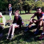 collation d'après course : Damien et Cécile (cachée), Jean-Luc, Aline, les frères Pierre et Martin