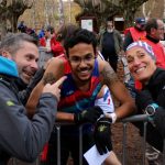 Martin Lusinier à l'arrivée du cross Elite, entre François Locussol et Audrey Welzbacher