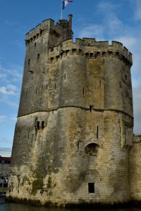 tour d'entrée du port